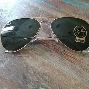 New condition Ray-Ban aviators